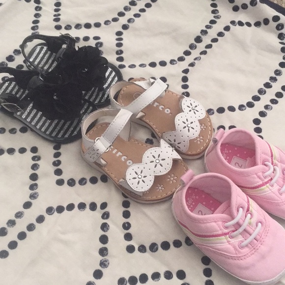 3 pack infant shoes - Picture 2 of 4